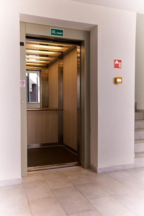 Starlight Silver Szeged - Exclusive Extérieur photo